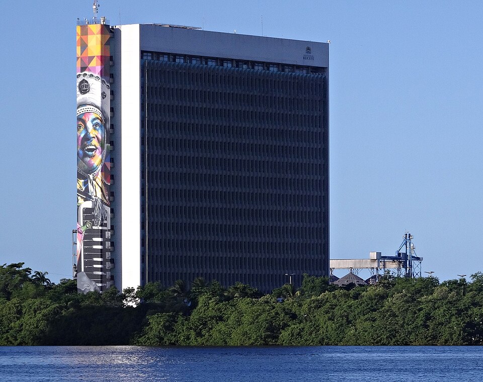 PF deflagra Operação Check-in e investiga desvio de R$ 25,8 milhões em contratos de terceirização na Prefeitura do Recife