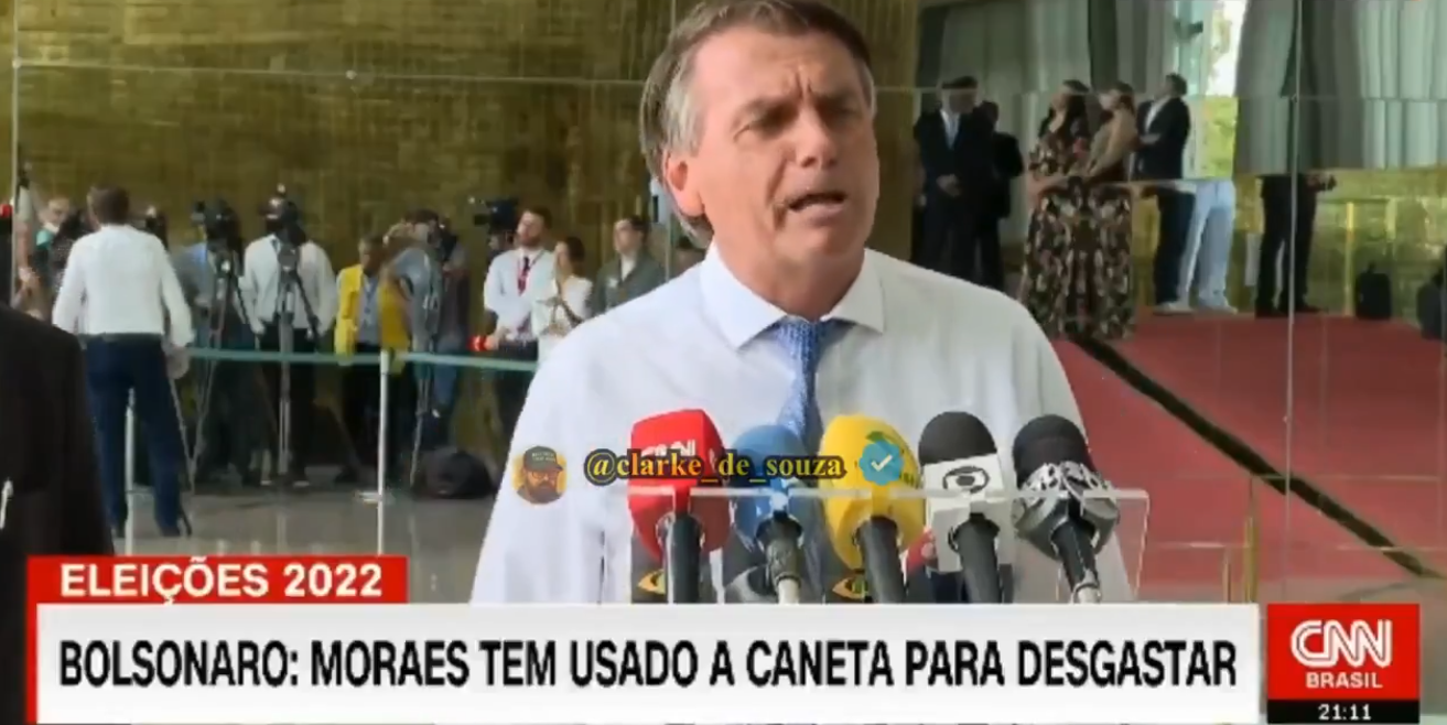 Em 2022, Jair Bolsonaro falou sobre Alexandre de Moraes que usava a “caneta” para desgastá-lo.