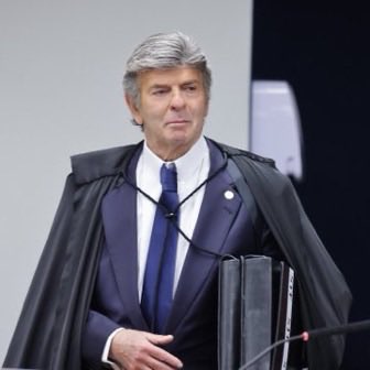 Brasil 2026: Ministro Luiz Fux alerta que a Previdência pública “vai quebrar” diante de desvios e gastos.